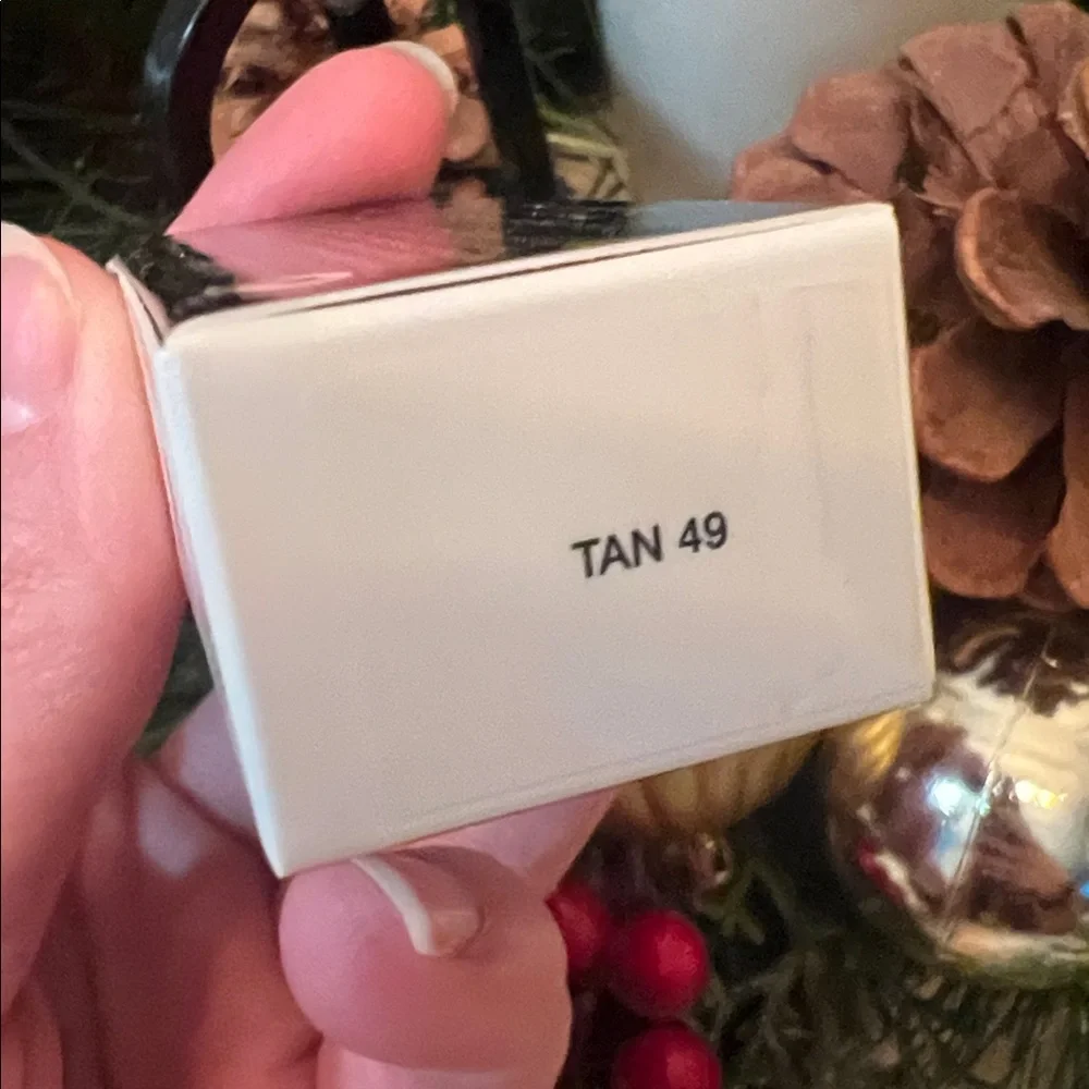 Marc Jacobs Accomplice Concealer in Tan
